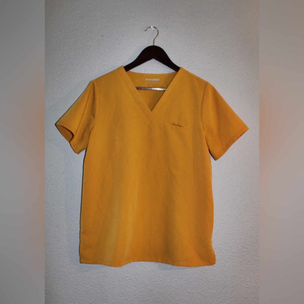 Mandala One Pocket Scrub Top in Honey